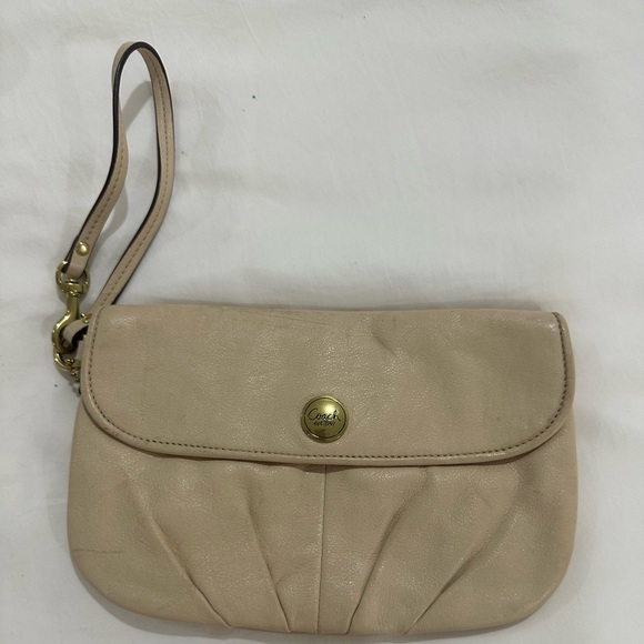 Coach cream clutch - Picture 1 of 1